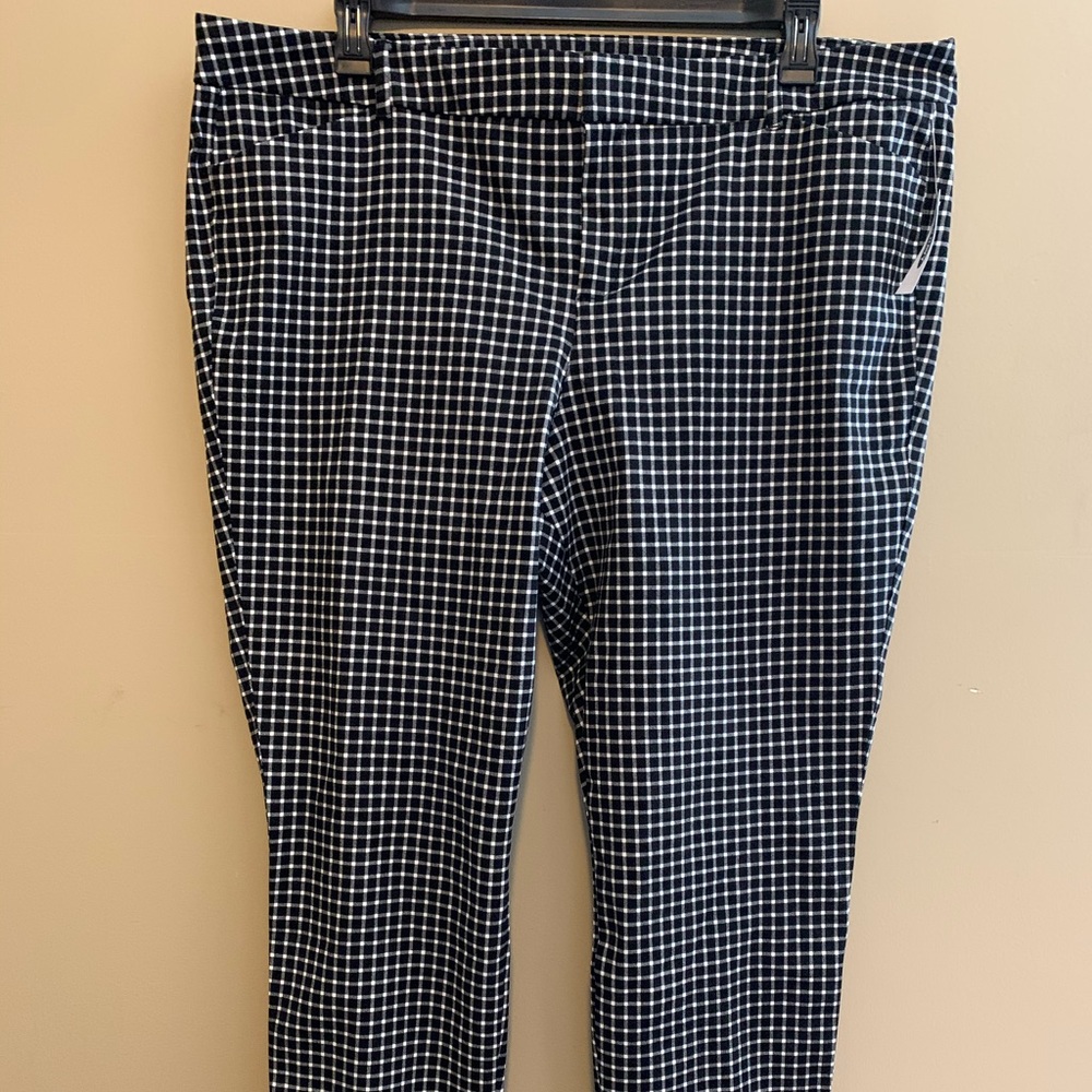 Old Navy Pixie Ankle Pants size 20